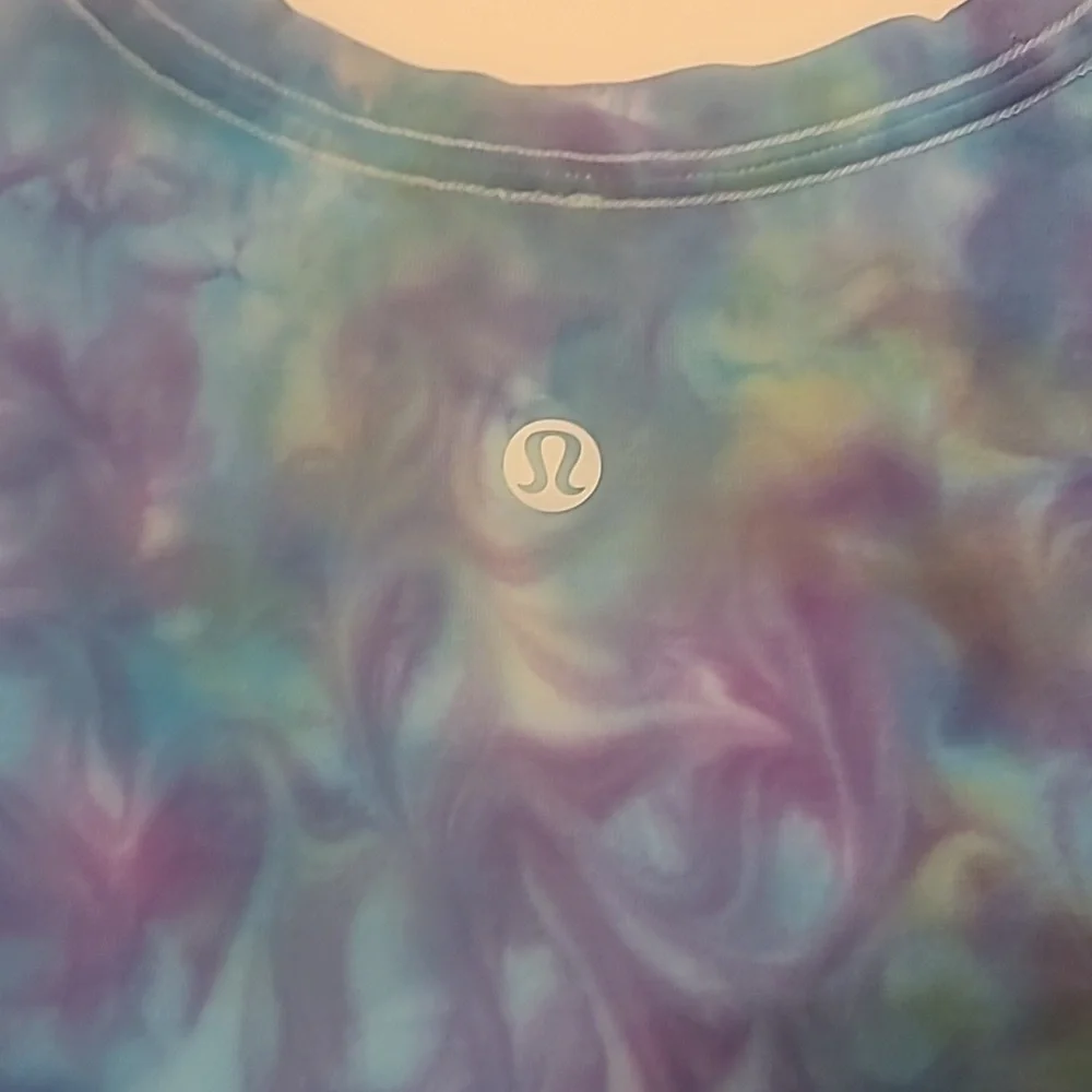 #50  Lululemon upcycled long sleeve tshirt t472.